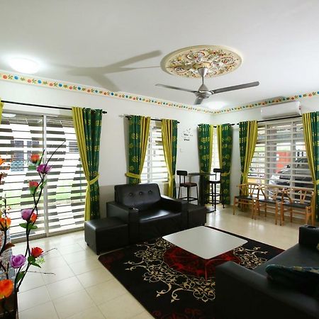 Homestay Honey Sungai Petani Esterno foto