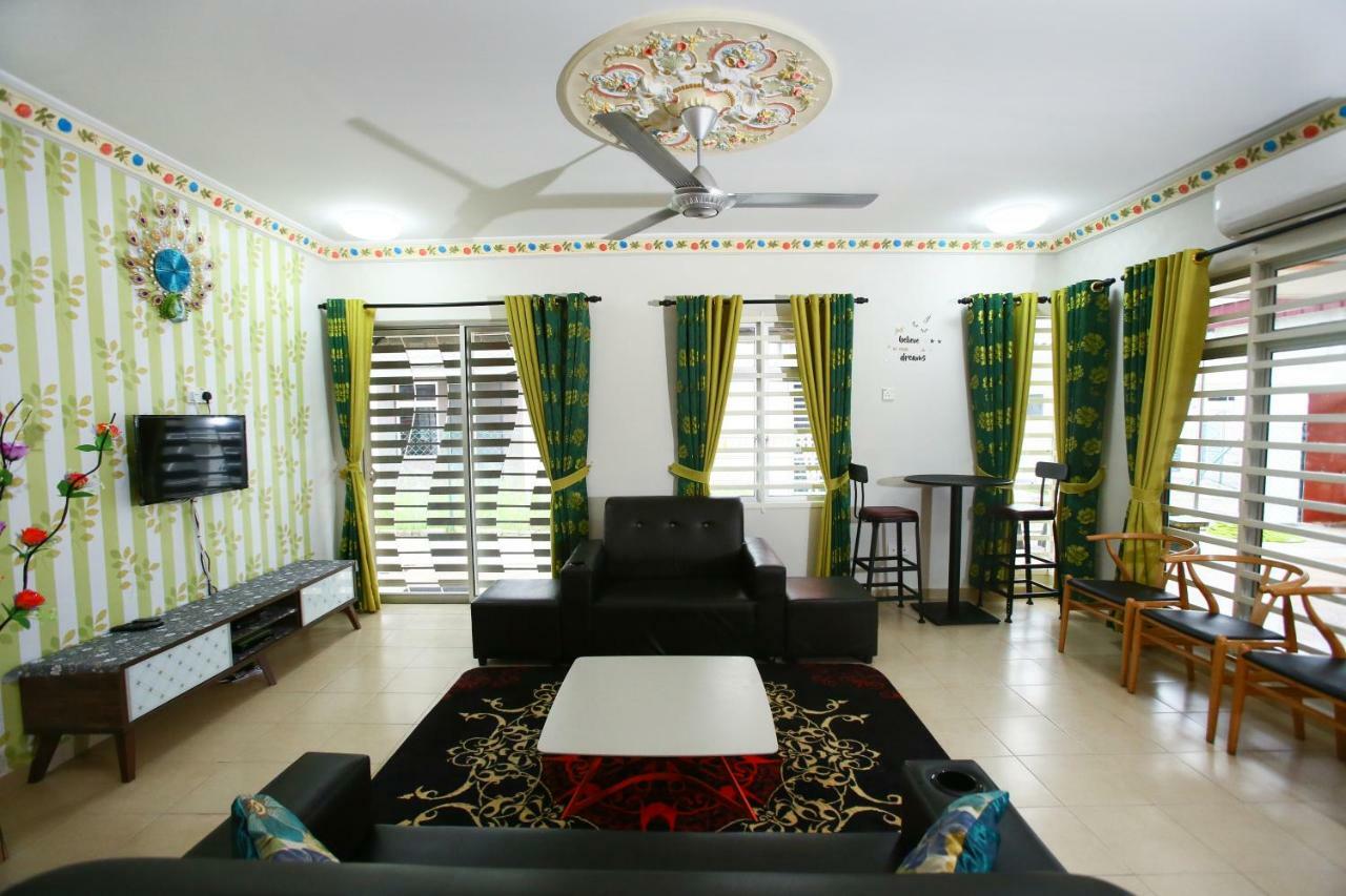 Homestay Honey Sungai Petani Esterno foto